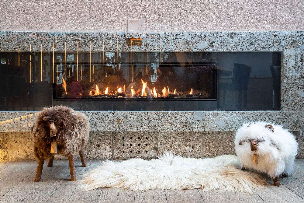 Sternbräu Winter Sternlounge Kamin.jpg